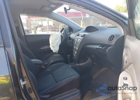 2011 Toyota Yaris z USA, uszkodzony, nr VIN JTDBT4K35B4081023